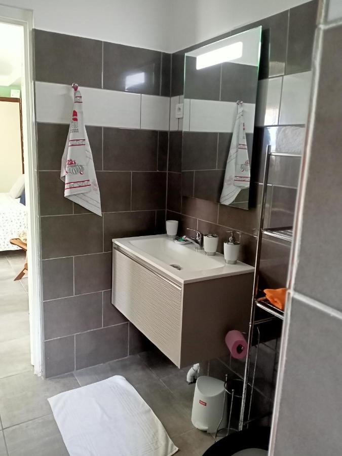 Paradis Cache - Confort Terrasse - Kybo Karaib Location - Pkg - Mtgne Sainte-Marie Ngoại thất bức ảnh